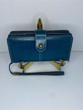 Teal Wristlet Clutch with Decorative Snap